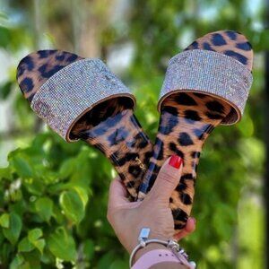 Women's Sparkly Leopard Rhinestone Flat Sandals